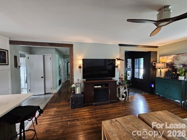 Photo - 4820 Gilmore Dr