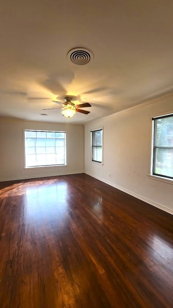 Photo - 621 NW 54th St