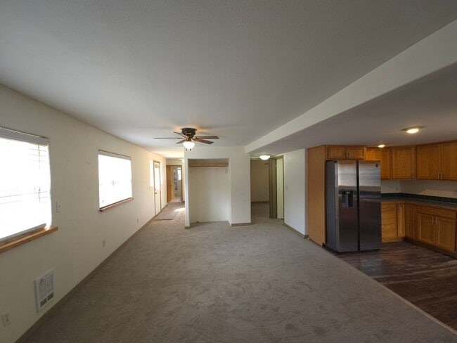 Photo - 412 Riverside Ave W
