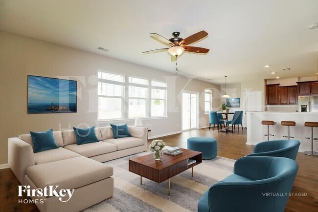 Photo - 213 Sugarberry Ln