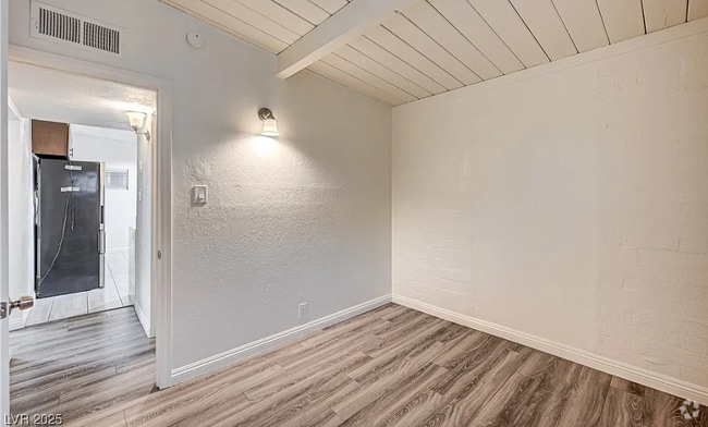 Building Photo - 701 Harvard St Rental