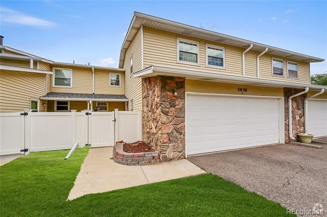 Building Photo - 2650 S Vaughn Way Rental