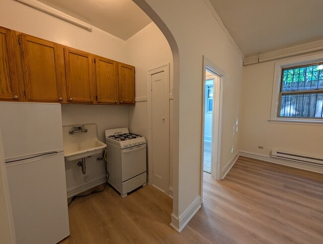 Photo - 2536 N Sawyer Ave