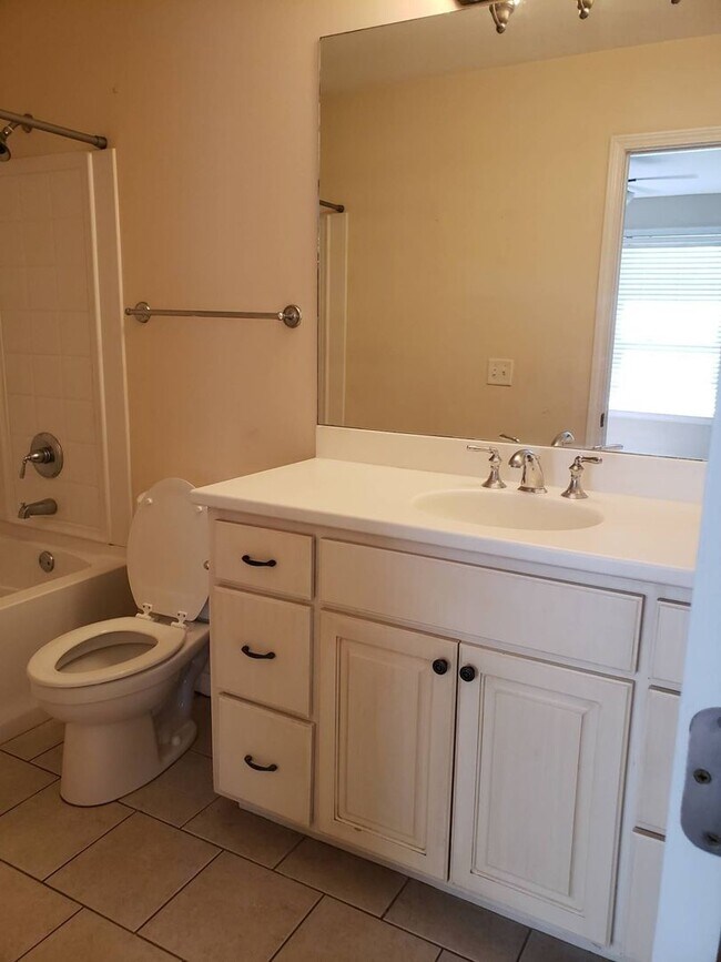 Photo - Fabulous Townhome in Gated Community w/Double Ensuites!