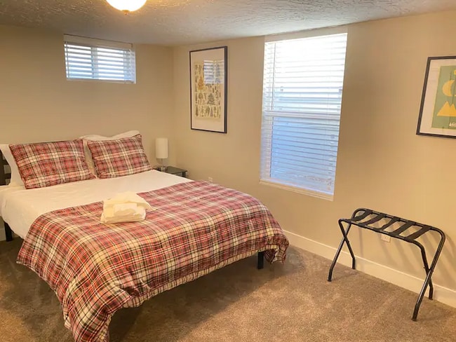 Photo - 37 W Robert Ave