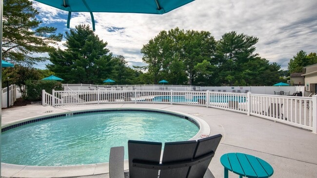 Enjoy the Jacuzzi - The Everett