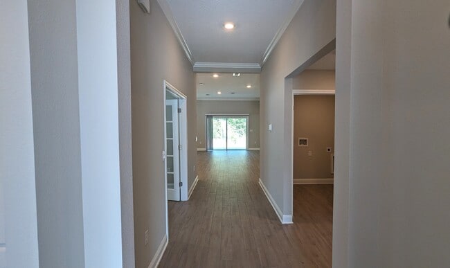 Photo - 126 Zancara St