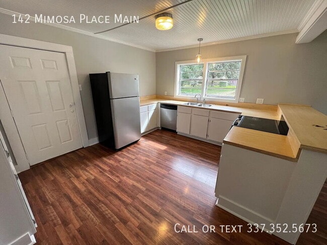 Building Photo - 142 Mimosa Pl