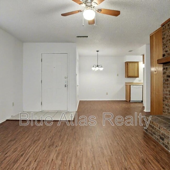 Photo - 7016 Lincoln Dr