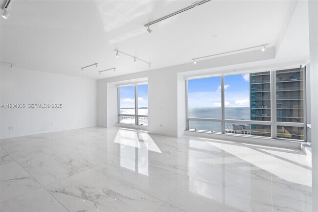 Photo - 1425 Brickell Ave Unidad 47B
