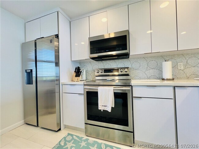 Building Photo - 4200 N Hwy A1A Unit 1111