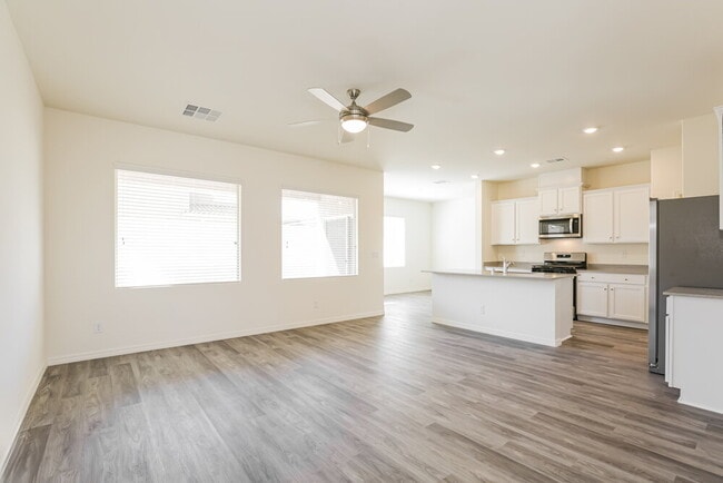 Photo - 1701 Desert Path Ave