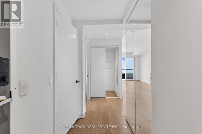Photo - 448 Burnhamthorpe Rd W Unit 6606