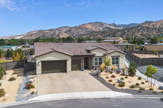 4 bed 2.5 bath South Reno home - 4 bed 2.5 bath South Reno home