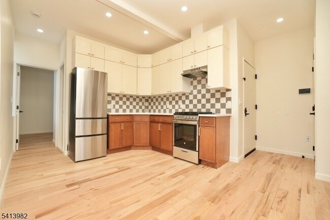 Photo - 15 Palisade Ave Unit 7