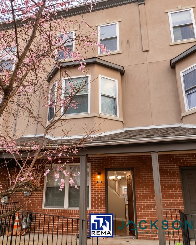 Photo - 3520 N 15th St