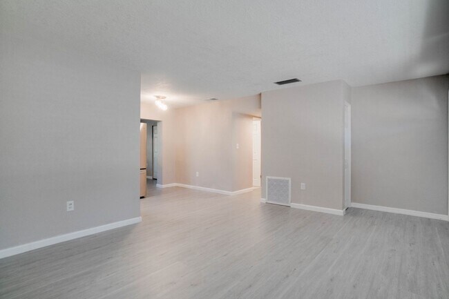 Photo - Updated 3/2 Pool Home in Apopka (Mt. Plymo...