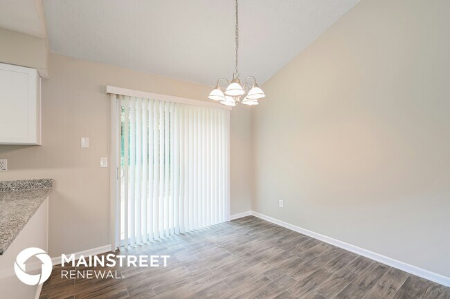 Photo - 3865 Scarsborough Dr SW