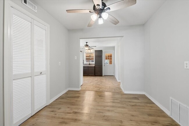 Photo - 1805 Kelly Ave