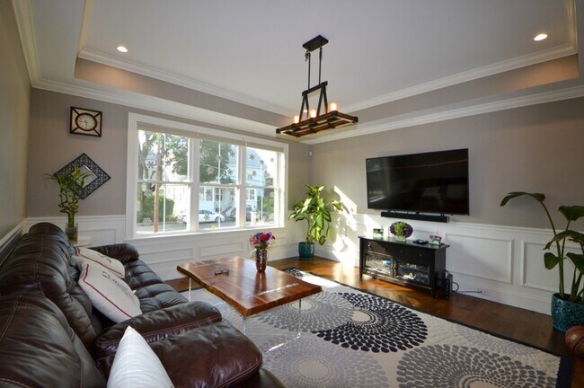 Photo - 89 Hemingway St