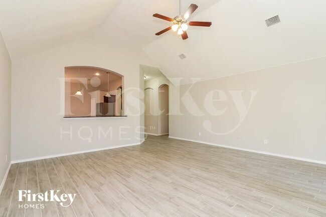 Photo - 500 Stone Crossing Ln