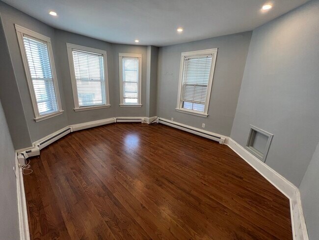 Photo - 24 Washburn St Unidad 2