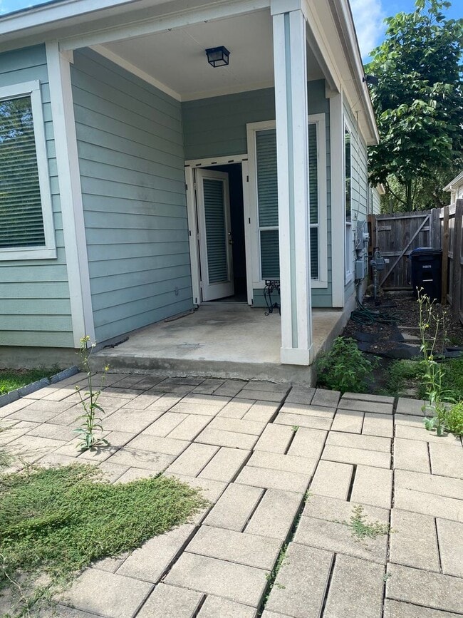Photo - Beautiful 3 bedroom townhome available for rent for ASAP move in!!!! Medical Center Area!!!