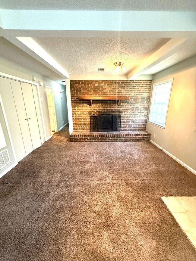 Photo - 5953 Oakleigh Rd