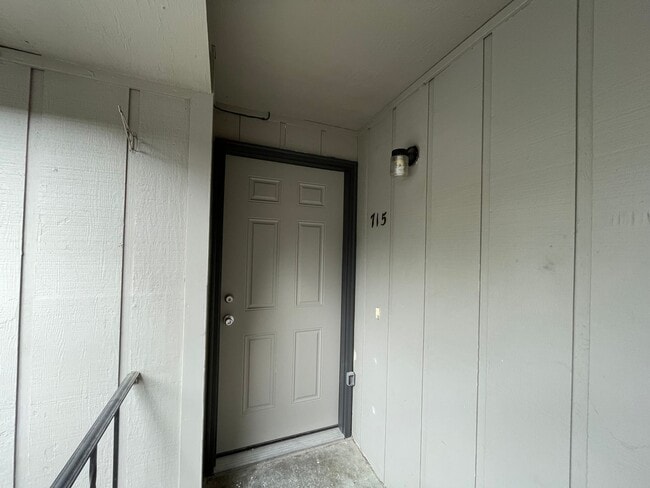 Photo - Spacious 2 Bed 1.5 Bath Apartment in Gresham - Newly Renovated w/ Washer & Dryer! Unidad 715
