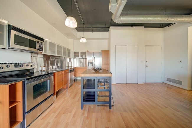 Photo - 10 SW South River Dr Unit 708