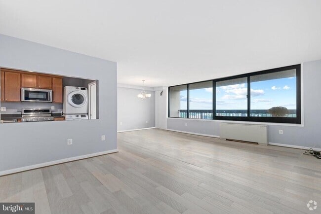 Building Photo - 3705 S George Mason Dr Unit 2513S Rental