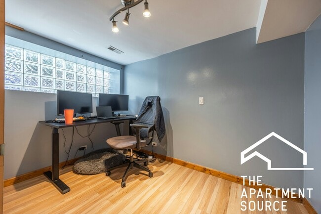 Photo - 1349 N Washtenaw Ave Unit 1S