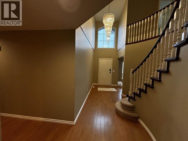 Photo - 1605 Salal Crescent