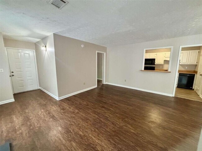 Photo - 3841 Woodridge Way