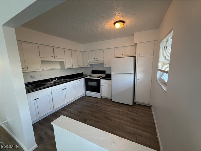 Photo - 2708 Broadway Unit 7