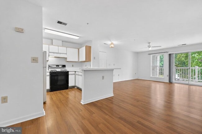 Photo - 3109 River Bend Ct Unit D201