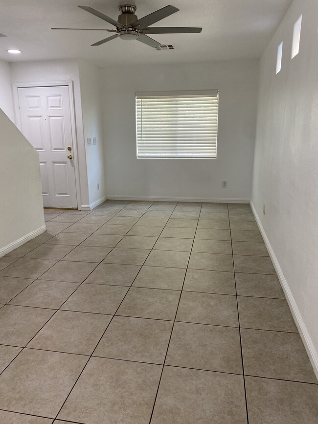 Photo - 4187 Story Rock St