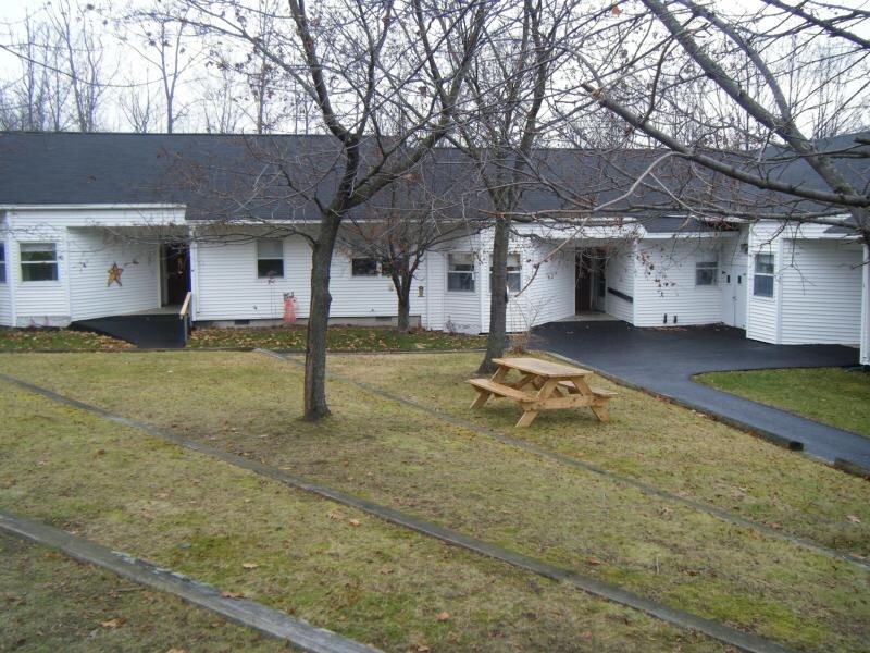 Photo - Lincoln Manor