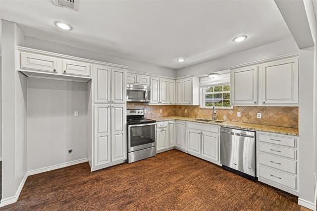208 N Hickory