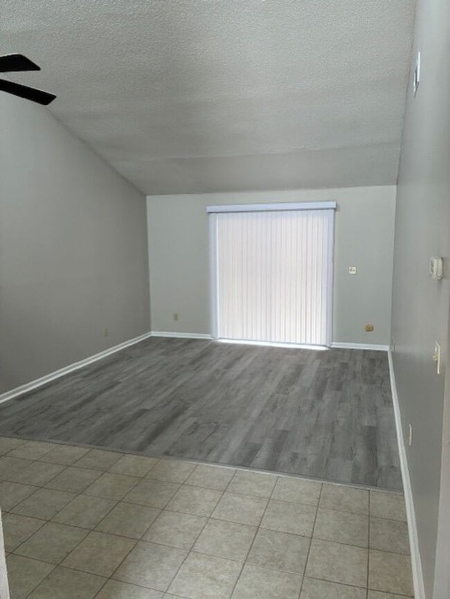 Photo - 112 Admiral's Walk Dr