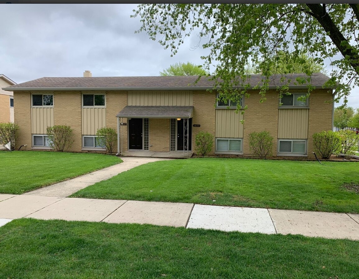 Beautiful Home in Quiet Neighborhood - Beautiful Home in Quiet Neighborhood