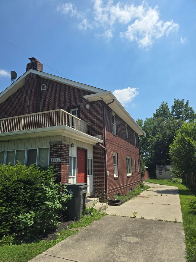 Building Photo - Lawrence Duplex Unit 1637 Lawrence Ave