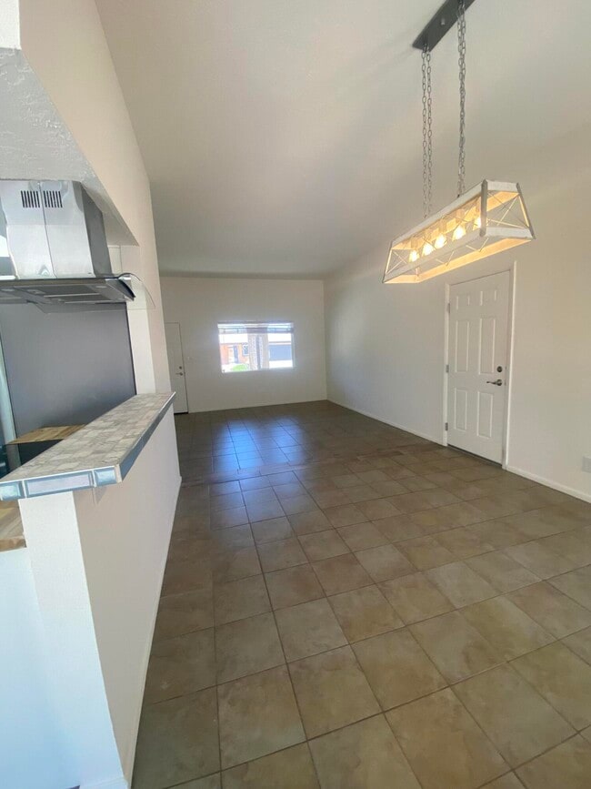 Photo - 10501 Delicado Pl NE