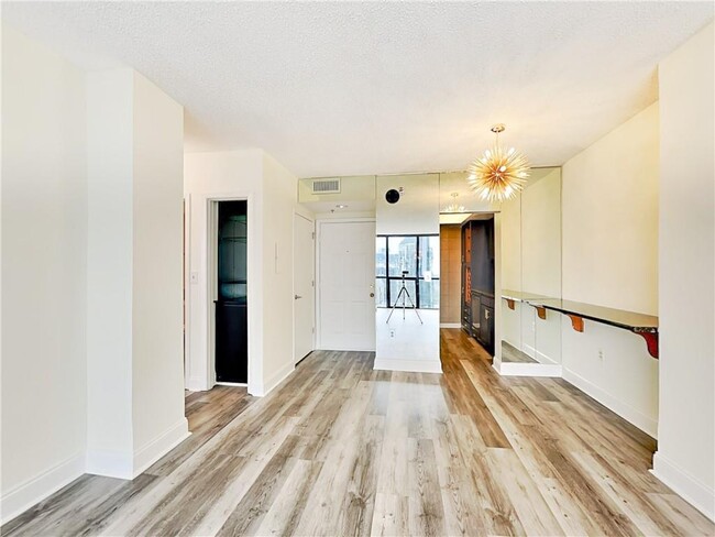 Photo - 1280 W Peachtree St NW Condominio Unidad 2913