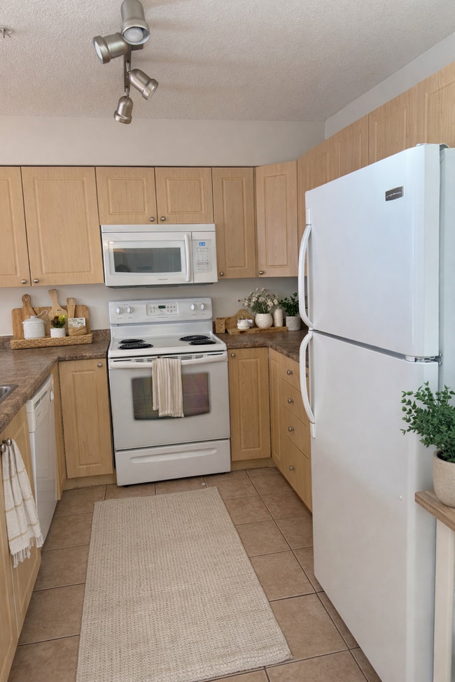 Photo - 4701 49 Ave Unit IT-304