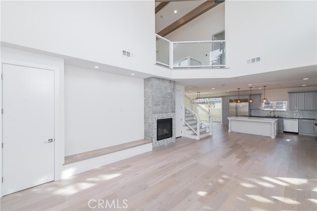 Photo - 146 E 18th St