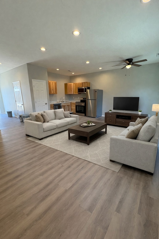 Photo - 594 N Airport Rd Unit 594  N Airport Rd