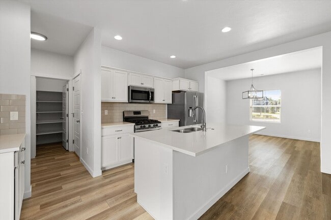 Photo - Eagle, ID – Spacious 3 Bedroom + Bonus Room