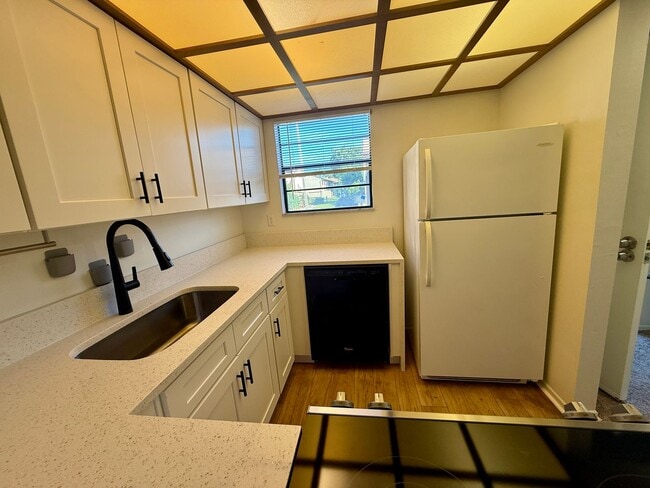 Photo - Serene Living at Townhomes of Lake Seminole 2/1.5 - 2 story condo