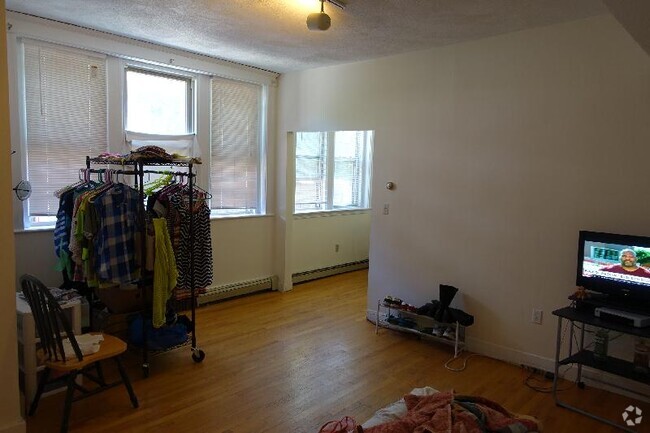 Building Photo - 1625 Commonwealth Ave Unit 1A Rental